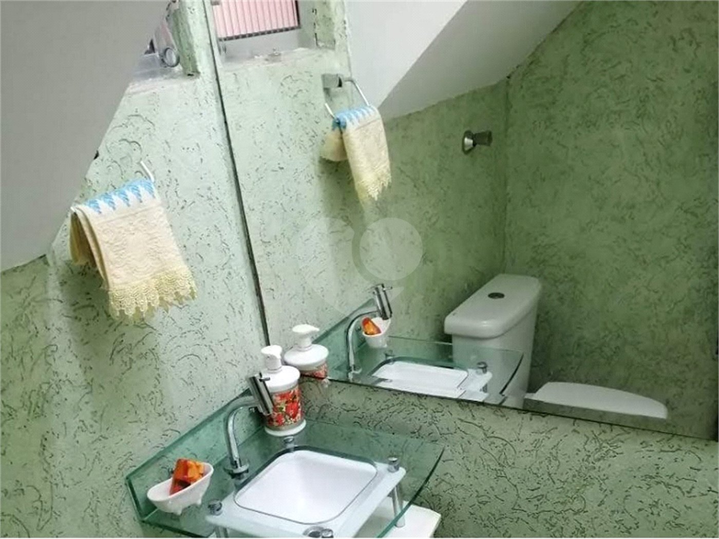 Sobrado à venda com 3 quartos, sendo 1 suíte, em Tremembé, São Paulo, SP