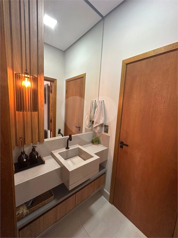 Casa à venda com 3 quartos, sendo 1 suíte, no condomínio Residencial Evidências, Indaiatuba - SP