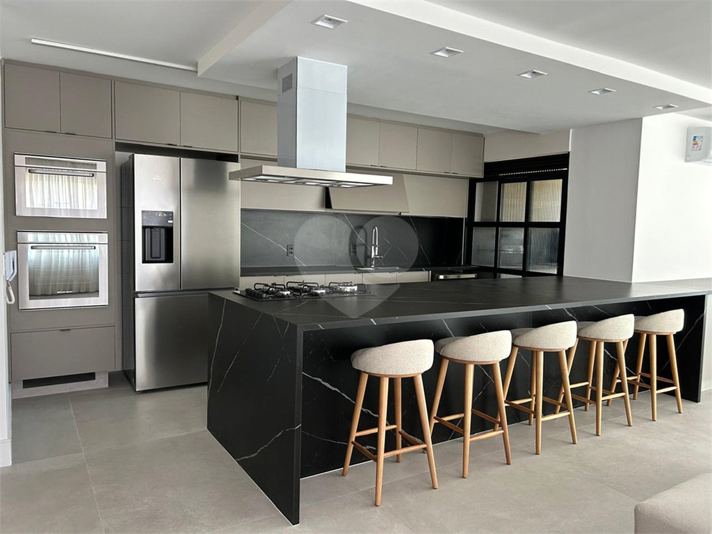 Apartamento à venda com 3 suítes em Santo Amaro, São Paulo, SP