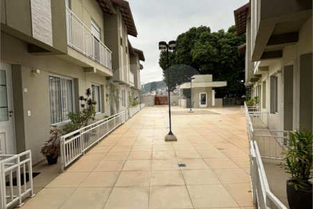 Casa à venda com 2 suítes no condomínio Cântaros da Serra, São Paulo - SP