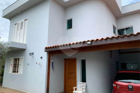 Casa à venda com 3 quartos, sendo 2 suítes, em Jardim Celani, Salto, SP