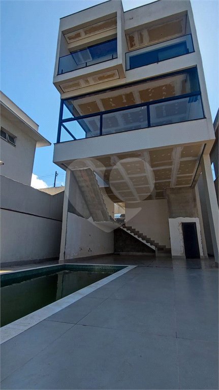 Casa à venda com 3 quartos, sendo 1 suíte,  no condomínio Terras de São Fernando, Cotia - SP