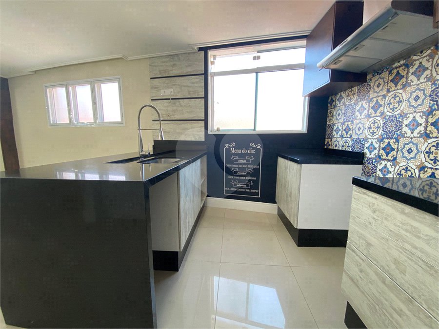 Casa à venda com 3 quartos, sendo 1 suíte, no condomínio Ana Carolina, São Paulo - SP