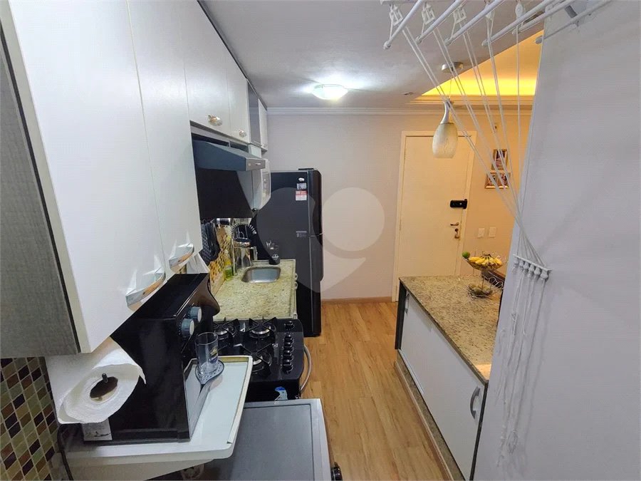 Apartamento de 3 Quartos no Condomínio Rossi – Completo e Pronto para Morar