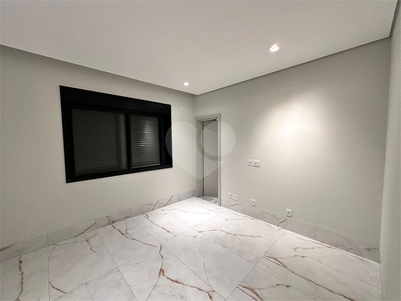 Casa à venda com 3 suítes no condomínio Villa Jardim, Cuiabá - MT