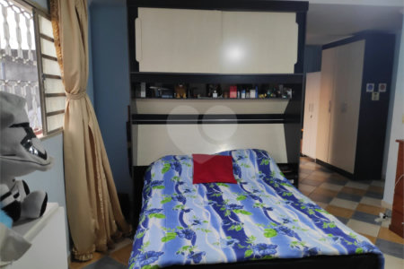 Casa à venda com 3 quartos, sendo 1 suíte, em Vila Nivi, São Paulo, SP