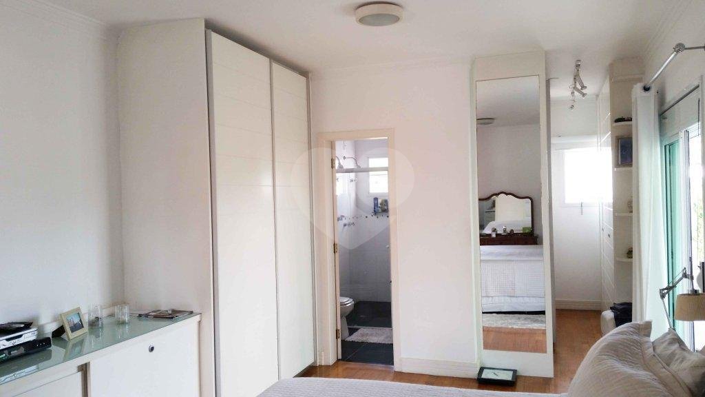 Casa à venda com 4 suítes em Granja Julieta, São Paulo, SP