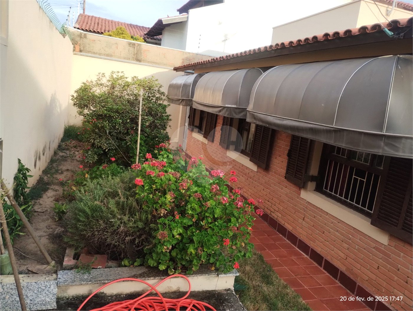 Casa à venda com 4 quartos, sendo 1 suíte, em Jardim Celani, Salto, SP