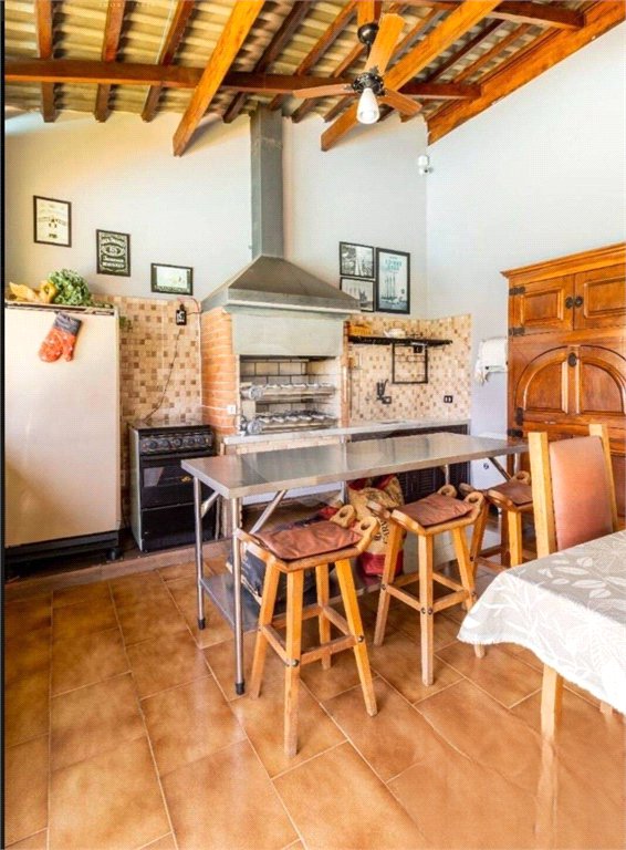Casa com 6 Quartos e 8 banheiros à Venda, 1500 m² de Terreno em Atibaia/SP
