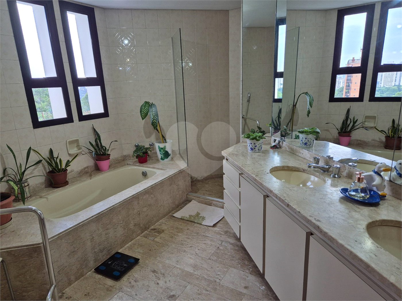 Apartamento à venda ou para alugar com 4 suítes em Alto da Boa Vista, São Paulo, SP