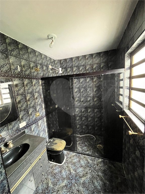 Sobrado à venda com 3 quartos em Vila Nivi, São Paulo, SP