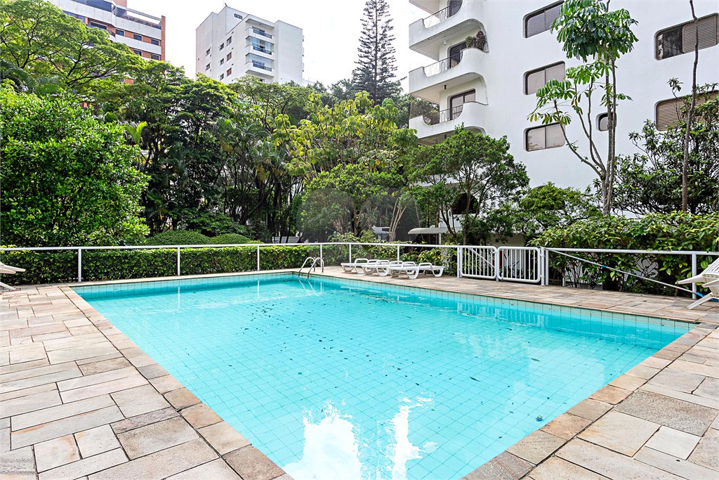 Apartamento à venda com 4 suítes em Campo Belo, São Paulo, SP