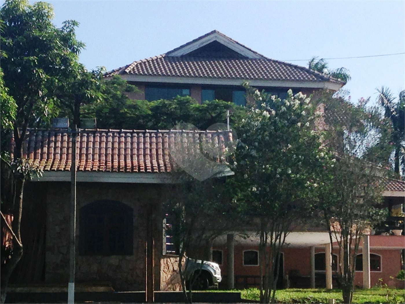 Chácara à venda ou para alugar com 4 suítes no Centro, Araçoiaba da Serra, SP