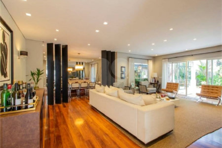 Casa à venda com 4 suítes no condomínio Outeiro, São Paulo - SP