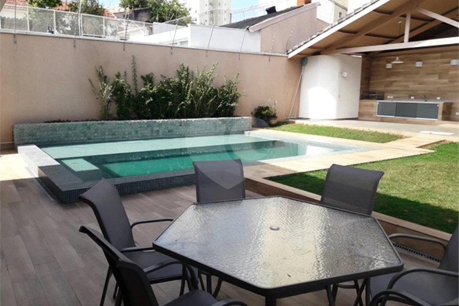 Casa à venda com 4 quartos, sendo 3 suítes, em Santana, São Paulo, SP