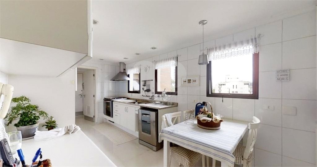 Apartamento à venda com 3 quartos, sendo 2 suítes, em Vila Suzana, São Paulo, SP