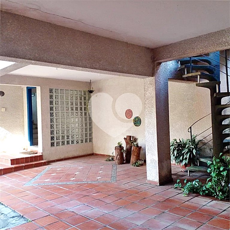 Sobrado à venda com 4 quartos, sendo 3 suítes, em Tremembé, São Paulo, SP