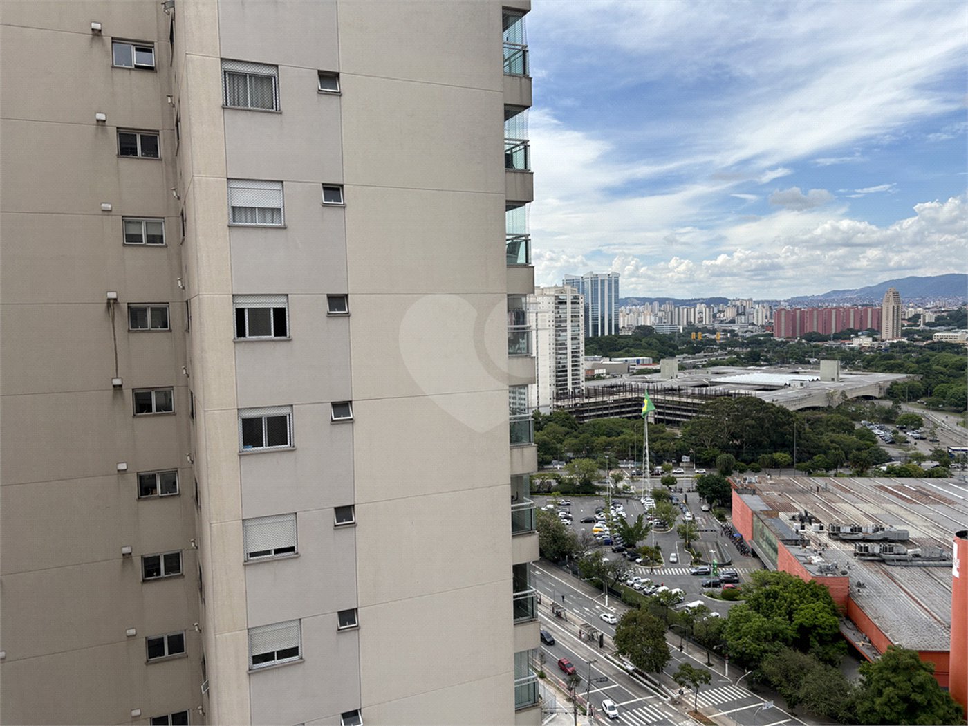 Apartamento para alugar com 3 quartos, sendo 1 suíte, em Barra Funda, São Paulo, SP
