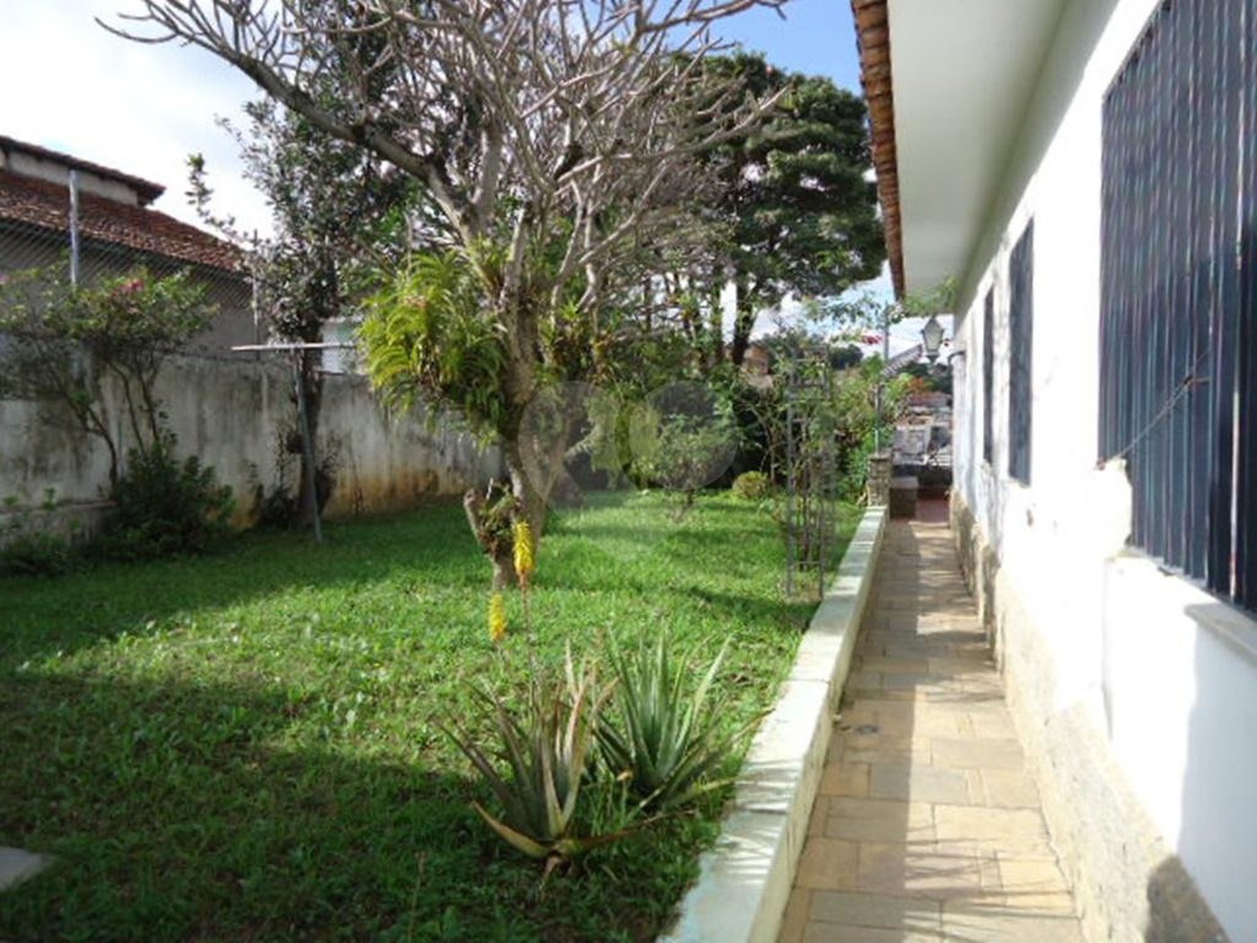 Casa Térrea à venda com 4 quartos, sendo 1 suíte,  em Jardim Peri, São Paulo, SP