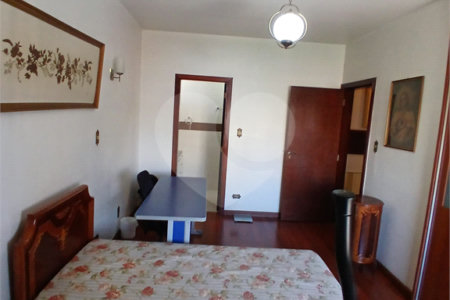 Sobrado à venda com 4 quartos, sendo 2 suítes, em Jardim Leonor, São Paulo, SP