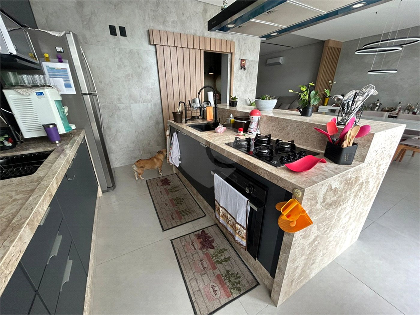 Casa à venda com 3 suítes no condomínio Renascence Residencial, Sorocaba - SP