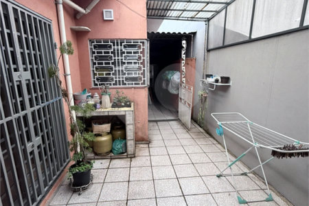 Casa à venda com 3 quartos, sendo 1 suíte, em Chora Menino, São Paulo, SP