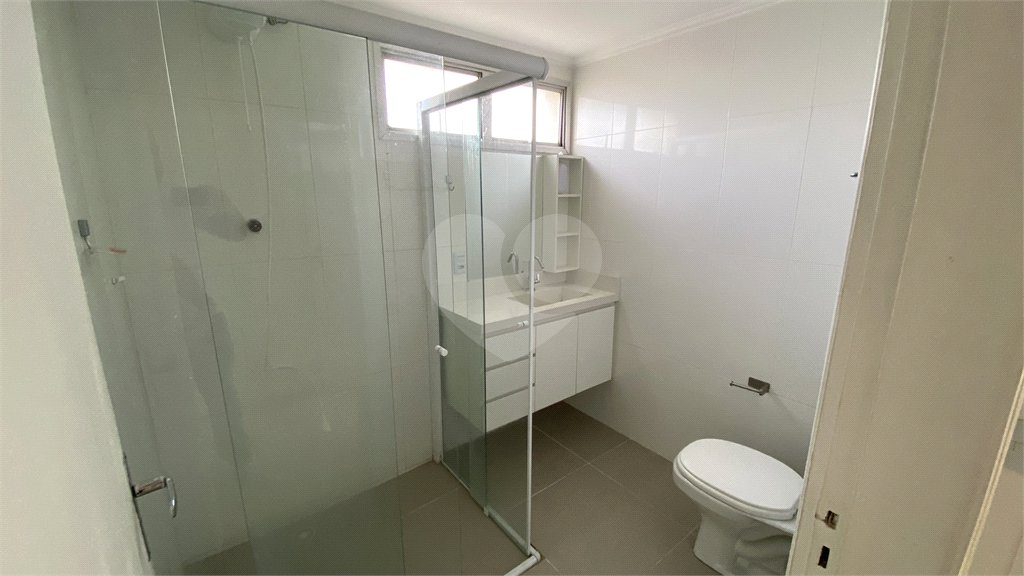 Apartamento à venda com 3 quartos, sendo 1 suíte, em Campo Belo, São Paulo, SP