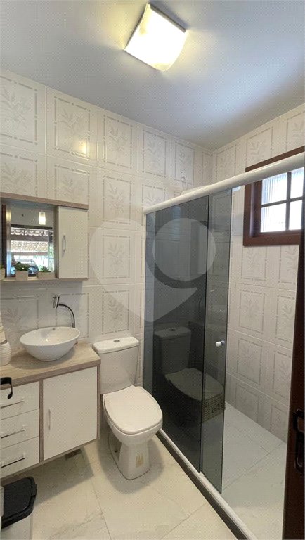 Casa à venda com 4 quartos, sendo 2 suítes, em Caravelas, Armação dos Búzios, RJ
