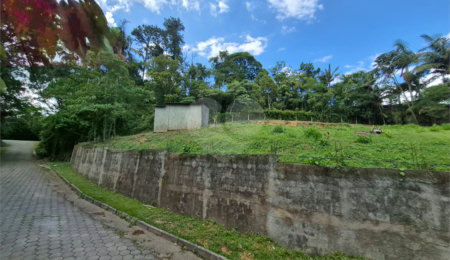 Casa à venda no condomínio Jardim da Montanha I, Mairiporã - SP