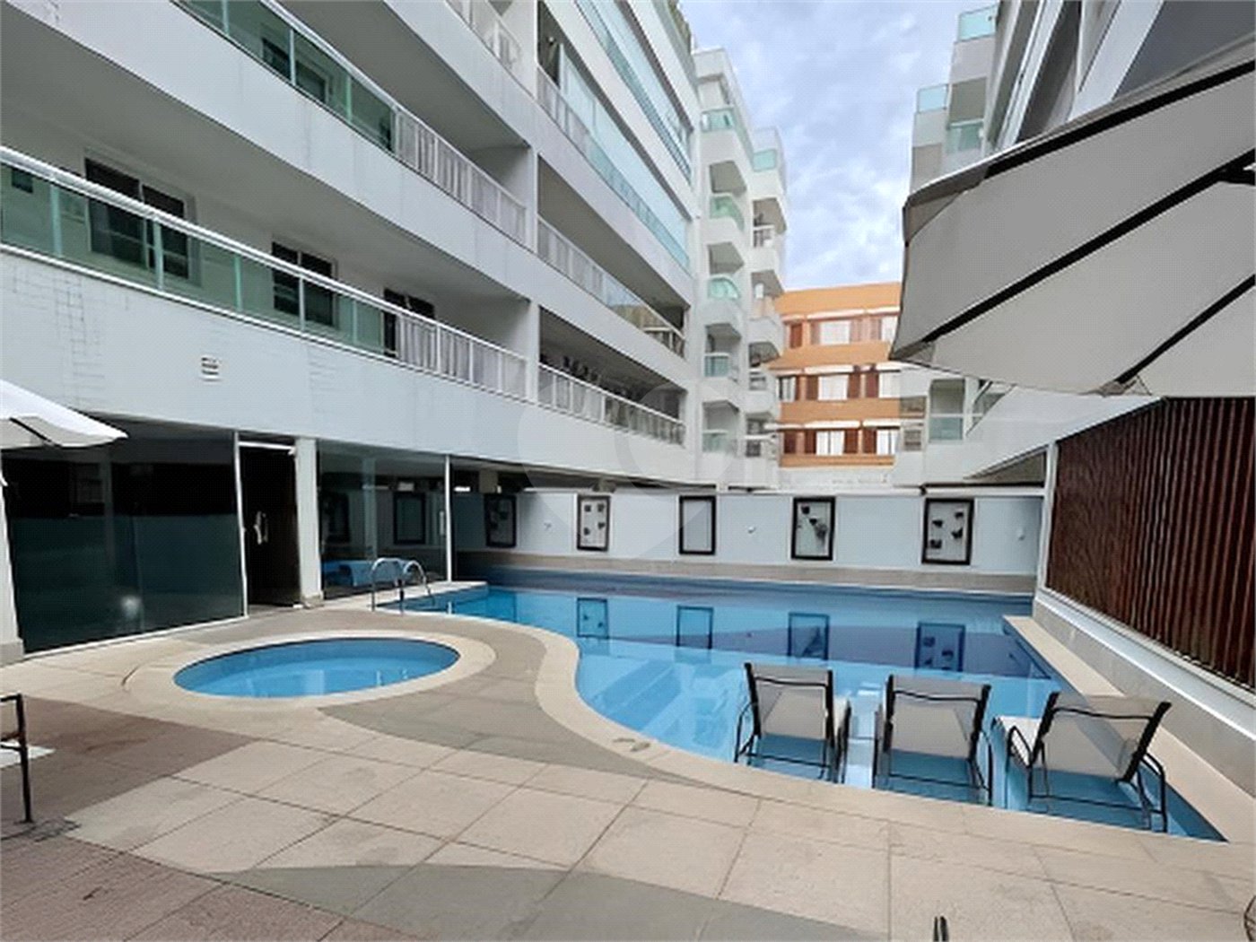 Apartamento à venda com 3 quartos, sendo 1 suíte, em São Bento, Cabo Frio, RJ
