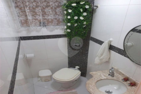 Sobrado à venda com 2 quartos em Jardim Santa Emília, São Paulo, SP