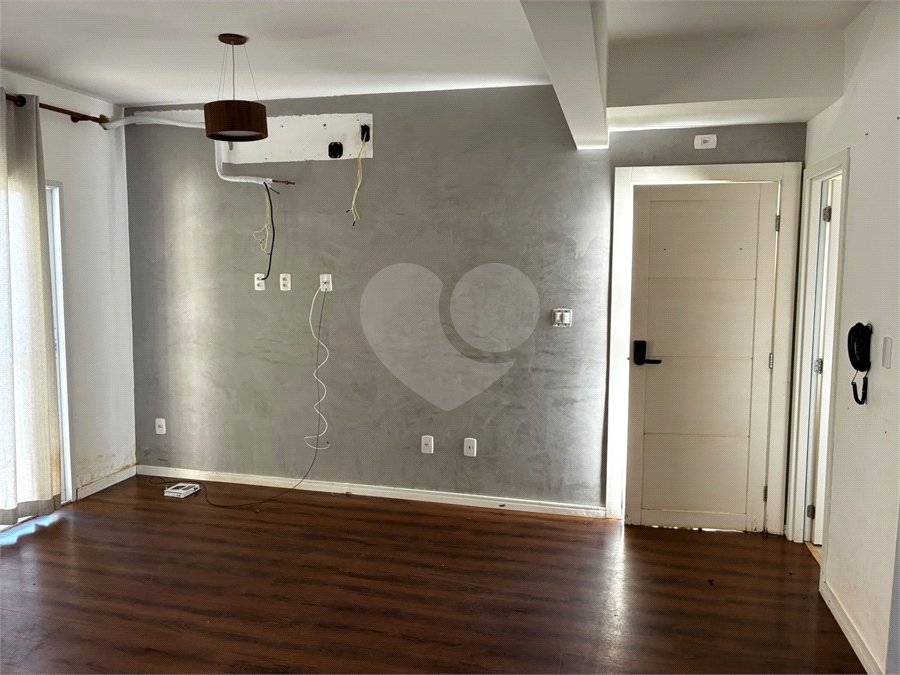 Casa para alugar com 3 quartos, sendo 1 suíte,  no condomínio Bella Roma, São Roque - SP