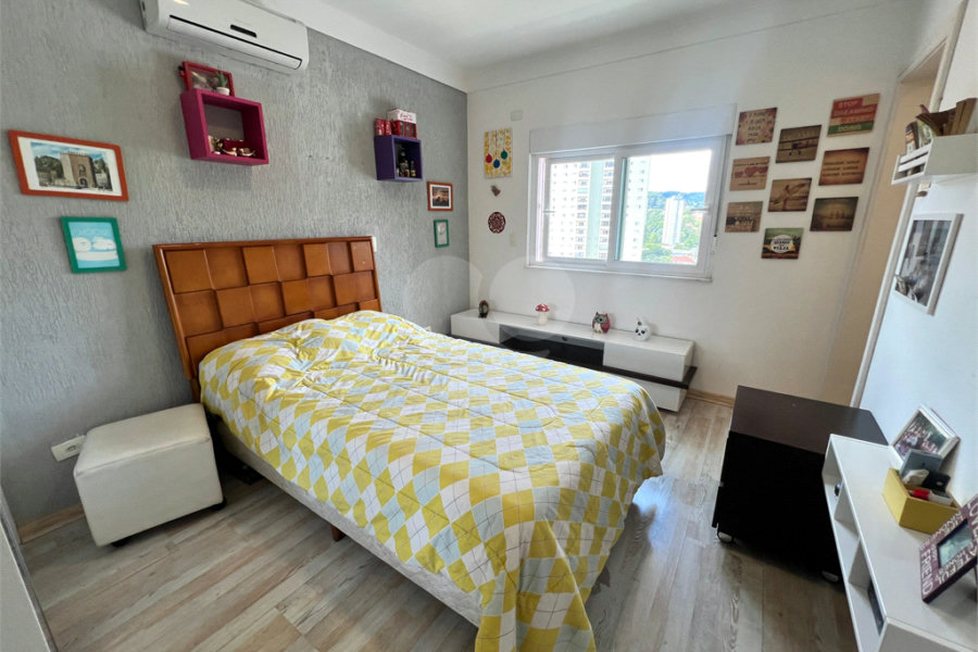 Casa à venda com 3 suítes no condomínio Quinta de Santo Antônio, São Paulo - SP