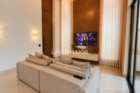 Casa à venda com 4 quartos, sendo 4 suítes, no condomínio Residencial Villa Dumont, Três Lagoas - MS