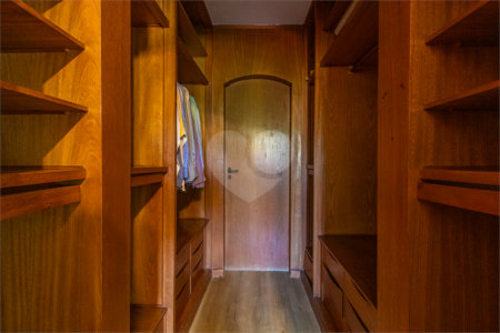 Casa de Vila à venda com 4 quartos, sendo 2 suítes, em Alto da Boa Vista, São Paulo, SP