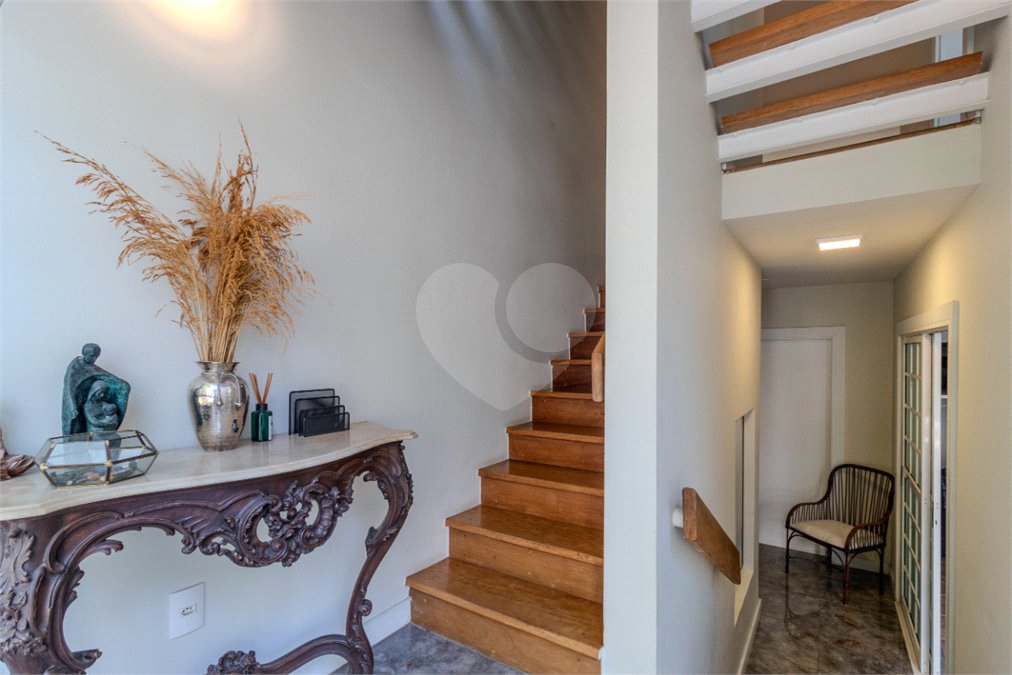 Casa à venda com 5 quartos, sendo 3 suítes, no condomínio Boulevard Saint Michael, São Paulo - SP