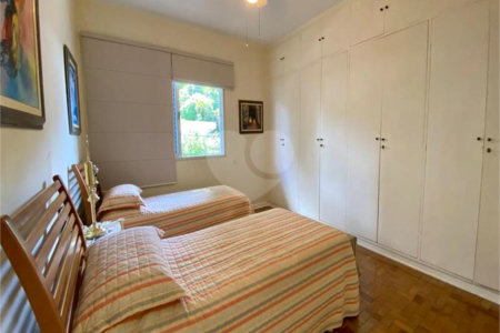 Sobrado à venda com 4 quartos, sendo 1 suíte,  em Jardim São Bento, São Paulo, SP