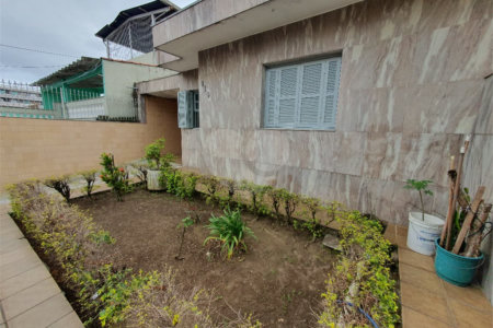 Casa Térrea à venda com 3 quartos, sendo 1 suíte, em Vila Ré, São Paulo, SP
