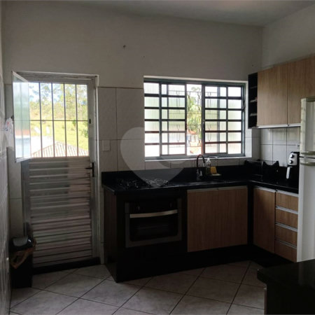 Casa à venda com 4 quartos, sendo 1 suíte,  no Centro, Salesópolis, SP