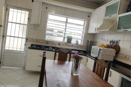 Sobrado à venda com 3 quartos, sendo 1 suíte, em Santo Amaro, São Paulo, SP