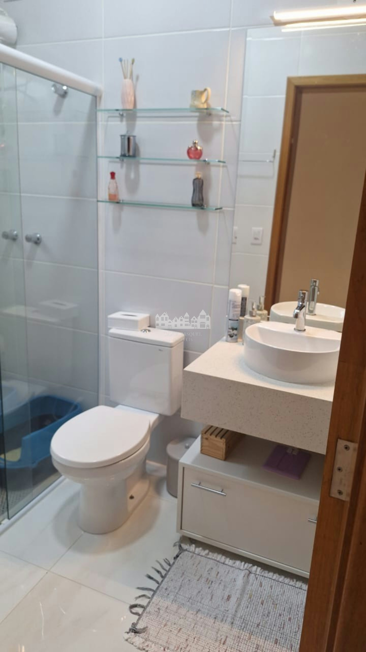 Casa à venda com 3 quartos, sendo 1 suíte, em Residencial Jardins da Catalunha, Atibaia, SP