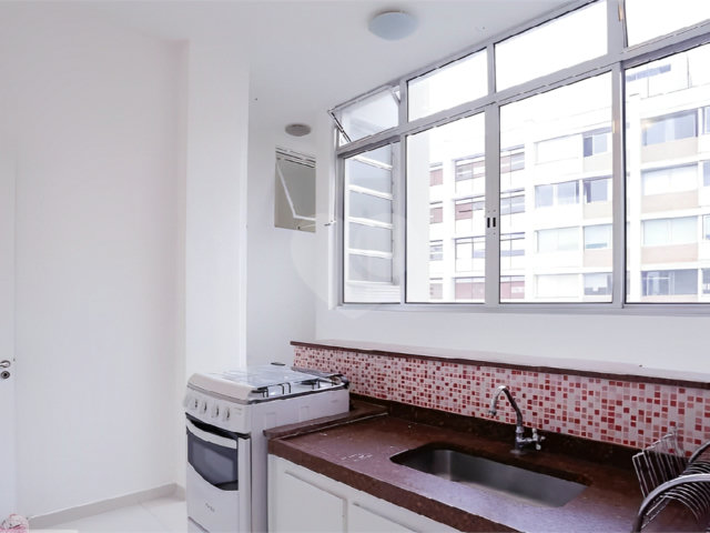 Apartamento à venda com 4 quartos, sendo 1 suíte,  em Perdizes, São Paulo, SP