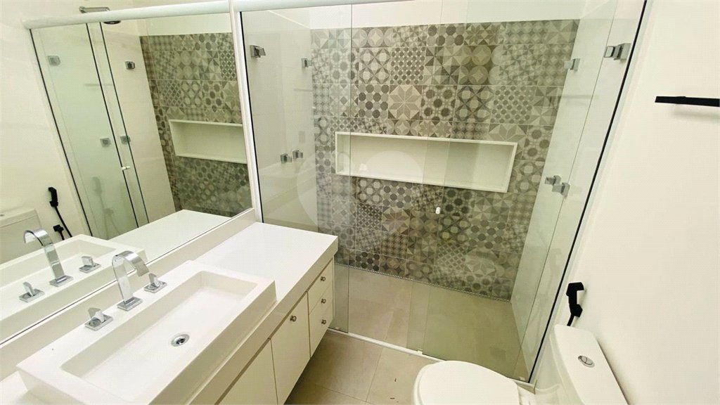 Casa à venda com 3 suítes no condomínio Euroville II, Bragança Paulista - SP