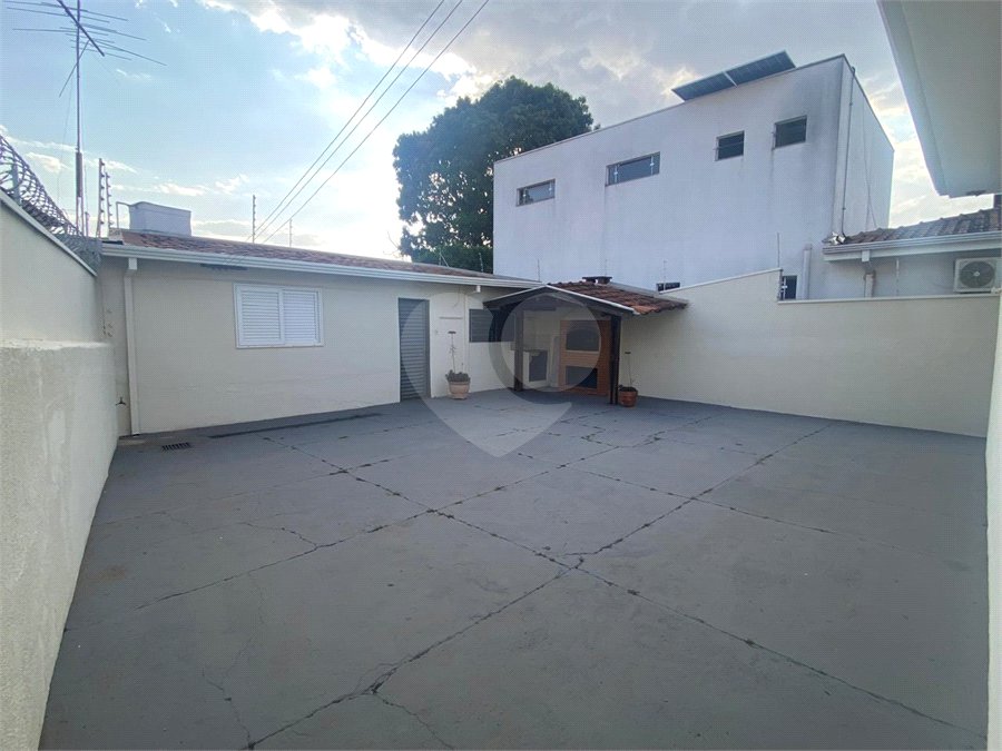Casa à venda com 3 quartos, sendo 1 suíte, no Centro, Araraquara, SP