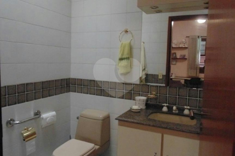 Sobrado à venda com 4 quartos, sendo 3 suítes,  em Jardim Franca, São Paulo, SP