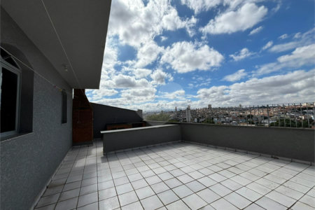 Casa à venda com 3 quartos, sendo 1 suíte,  em Vila Nivi, São Paulo, SP