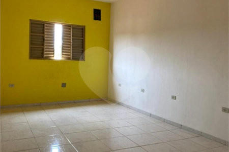 Casa à venda com 2 quartos, sendo 1 suíte, no Centro, Araçoiaba da Serra, SP