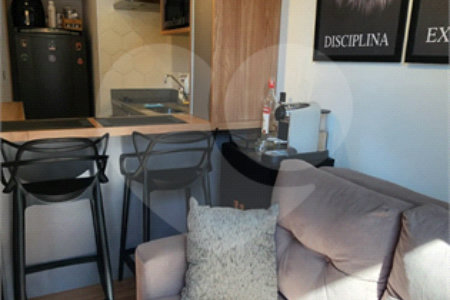 Apartamento à venda ou para alugar com 1 suíte em República, São Paulo, SP