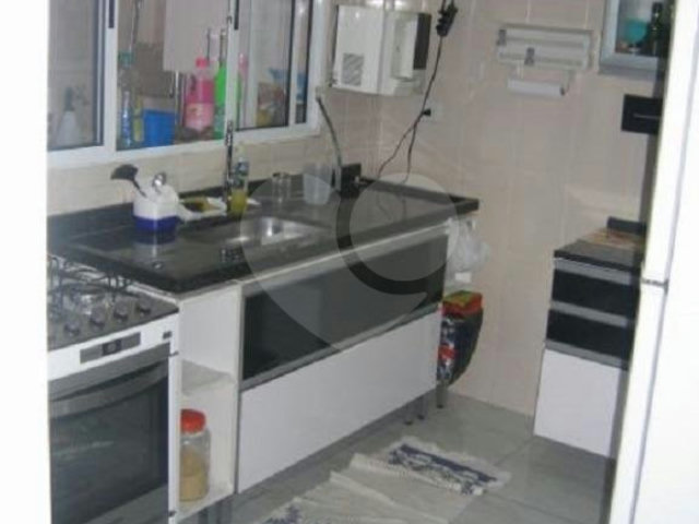 Casa à venda com 3 quartos, sendo 1 suíte,  no condomínio Residencial Maracujás, São Paulo - SP