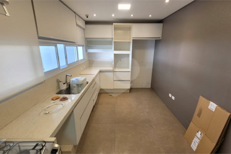 Casa Térrea à venda com 5 quartos, sendo 2 suítes, em Água Fria, São Paulo, SP